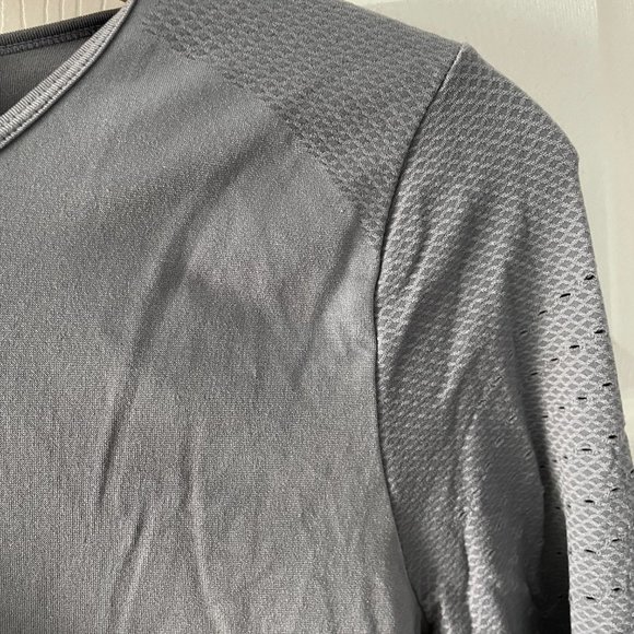 Fabletics Long Sleeve Shirt - Picture 2 of 4